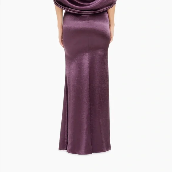 Satin gown - Picture 5 of 6